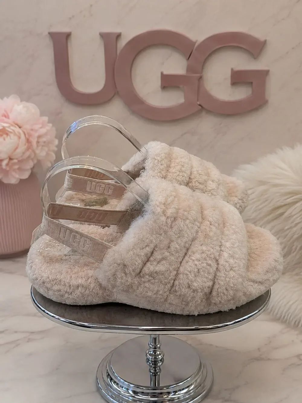 UGG Fluff Yeah Slide Sheepskin Sandals Natural Women’s 6 1098494
